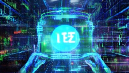 弘发信息咨询服务，机遇与挑战并存，公司战略与财务表现双轮驱动