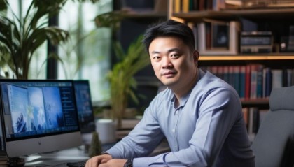 信息咨询服务领域的专家，朱烱伟解析行业趋势