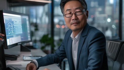 一位资深的信息技术专家—孔老师，为您的业务提供了专业的咨询