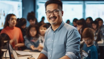 信息化教学与张强老师的专业贡献，深度探讨