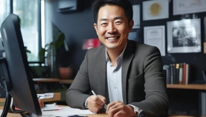 老王，信息咨询服务领域的创新者